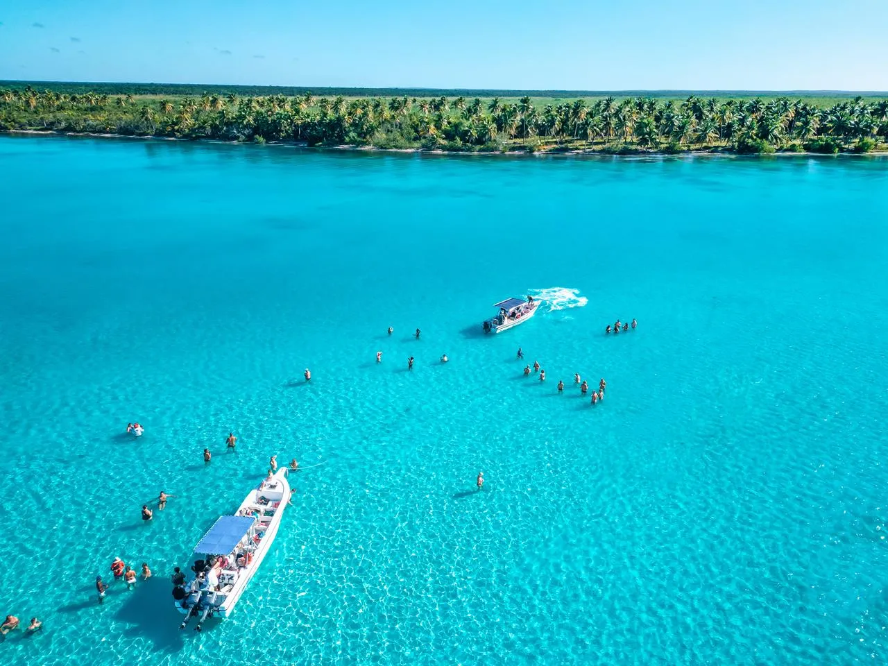 warm, shallow sandbank called the natural swimmingpool